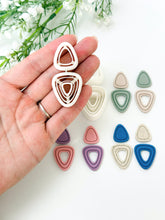 Load image into Gallery viewer, Duo Organic Extruded Triangle Polymer Clay Cutter Set PCC1809