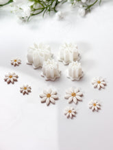Load image into Gallery viewer, Daisy 2026 Detailed Polymer Clay Cutter PCC1805