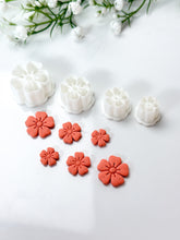 Load image into Gallery viewer, Spring Flower #4 Detailed Polymer Clay Cutter PCC1807
