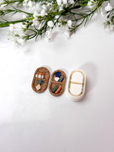 Load image into Gallery viewer, Bookshelf Oval Polymer Clay Cutter PCC1824