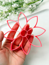 Load image into Gallery viewer, Daisy #3 Trinket Dish/Coaster Clay Cutter PCC1806