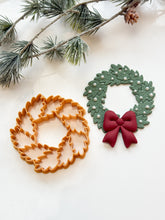 Load image into Gallery viewer, Wreath with Bow Set #2 Christmas Tree Ornament Polymer Clay Cutter PCC1908