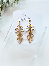 Load image into Gallery viewer, The Sunflower Leafy Dangles
