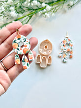 Load image into Gallery viewer, Organic Oval Dangle Set Polymer Clay Cutters with Drill Guides