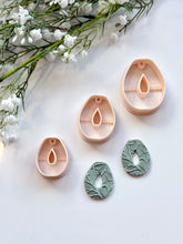Load image into Gallery viewer, Chunky Organic Oval Donut Polymer Clay Cutter with Drill Guides