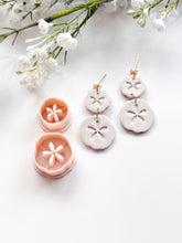 Load image into Gallery viewer, Sand Dollar Polymer Clay Cutter