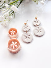 Load image into Gallery viewer, Sand Dollar Polymer Clay Cutter