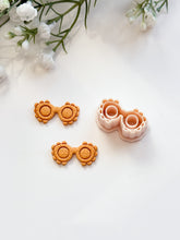 Load image into Gallery viewer, Sunglasses Detailed Polymer Clay Cutter