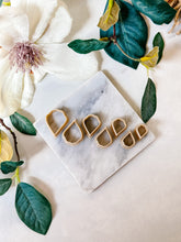 Load image into Gallery viewer, Organic Petals Set of 7 Sizes Polymer Clay Cutters