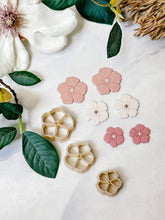 Load image into Gallery viewer, Abstract Flower Polymer Clay Cutters