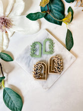 Load image into Gallery viewer, Leafy Arch Donut Polymer Clay Cutters