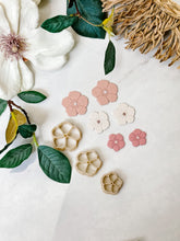 Load image into Gallery viewer, Abstract Flower Polymer Clay Cutters