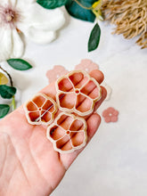 Load image into Gallery viewer, Abstract Flower Polymer Clay Cutters
