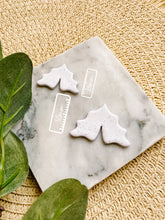 Load image into Gallery viewer, Pointy Wavy Arch - The Leslie