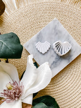 Load image into Gallery viewer, Shell Polymer Clay Cutter