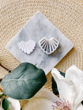 Load image into Gallery viewer, Shell Polymer Clay Cutter
