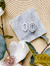 Load image into Gallery viewer, Skinny Old-School Window Clay Cutter