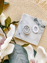 Load image into Gallery viewer, Scalloped Window Frame Clay Cutter