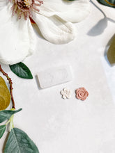 Load image into Gallery viewer, Micro Floral Mold 23