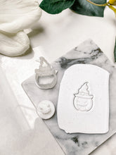 Load image into Gallery viewer, Halloween Pumpkin Clay Cutter