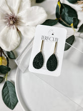 Load image into Gallery viewer, The Pip in Black