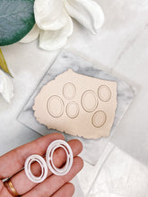 Load image into Gallery viewer, Oval Lined Polymer Clay Cutter