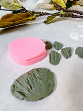 Load image into Gallery viewer, Leaf Veiner Petal Press Polymer Clay Mold #2
