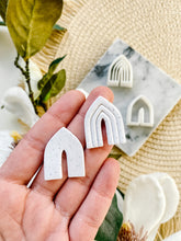 Load image into Gallery viewer, Pointy Rainbow Arch Polymer Clay Cutter