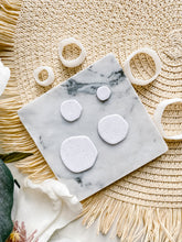 Load image into Gallery viewer, Organic Circle Polymer Clay Cutter