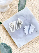 Load image into Gallery viewer, Scalloped Wings 4-fold Mirrored Set Polymer Clay Cutters