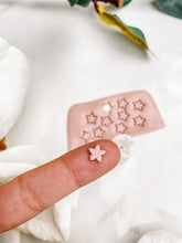 Load image into Gallery viewer, Flower #3 Micro Cutter