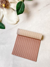 Load image into Gallery viewer, Overlapping Diamonds Texture Roller