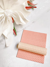 Load image into Gallery viewer, Cork Screw Texture Roller