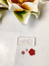 Load image into Gallery viewer, Micro Floral Mold 32