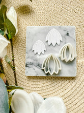 Load image into Gallery viewer, Pointy Shell Polymer Clay Cutter