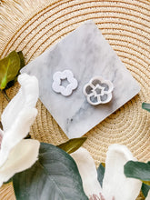 Load image into Gallery viewer, Scalloped Donut Polymer Clay Cutter