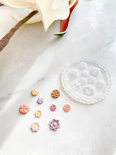 Load image into Gallery viewer, Micro Floral Mold 11