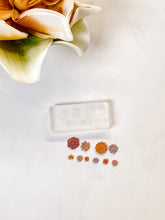 Load image into Gallery viewer, Micro Floral Mold 26