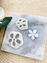 Load image into Gallery viewer, Organic Flower Polymer Clay Cutter