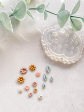 Load image into Gallery viewer, Micro Floral Mold 05