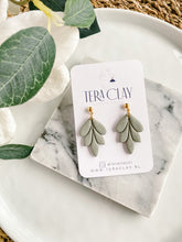 Load image into Gallery viewer, The Lynn (also in silver)