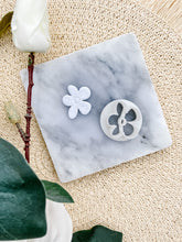 Load image into Gallery viewer, Abstract Flower Polymer Clay Cutter