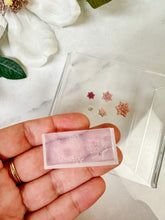 Load image into Gallery viewer, Micro Floral Mold 36