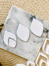 Load image into Gallery viewer, Floral Dangle Detailed Polymer Clay Cutter