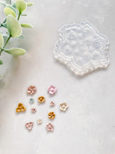 Load image into Gallery viewer, Micro Floral Mold 04