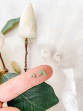 Load image into Gallery viewer, Double Leaf Micro Cutter