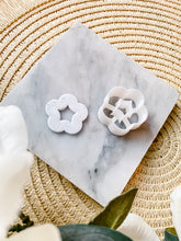 Load image into Gallery viewer, Scalloped Donut Polymer Clay Cutter