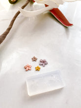 Load image into Gallery viewer, Micro Floral Mold 12
