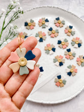 Load image into Gallery viewer, The Fleur