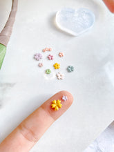 Load image into Gallery viewer, Micro Floral Mold 19